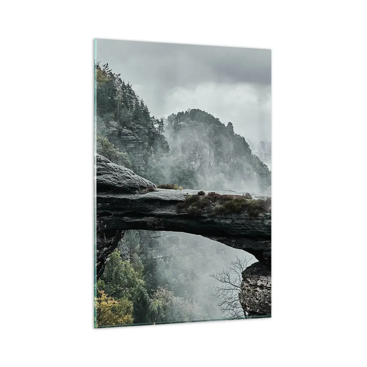 Obraz na szkle - Kamienny łuk w otoczeniu mglistych gór i lasu - 80x120cm - Zaraz się zacznie przygoda - Nowoczesna dekoracja ścienna do salonu i sypialni ARTTOR