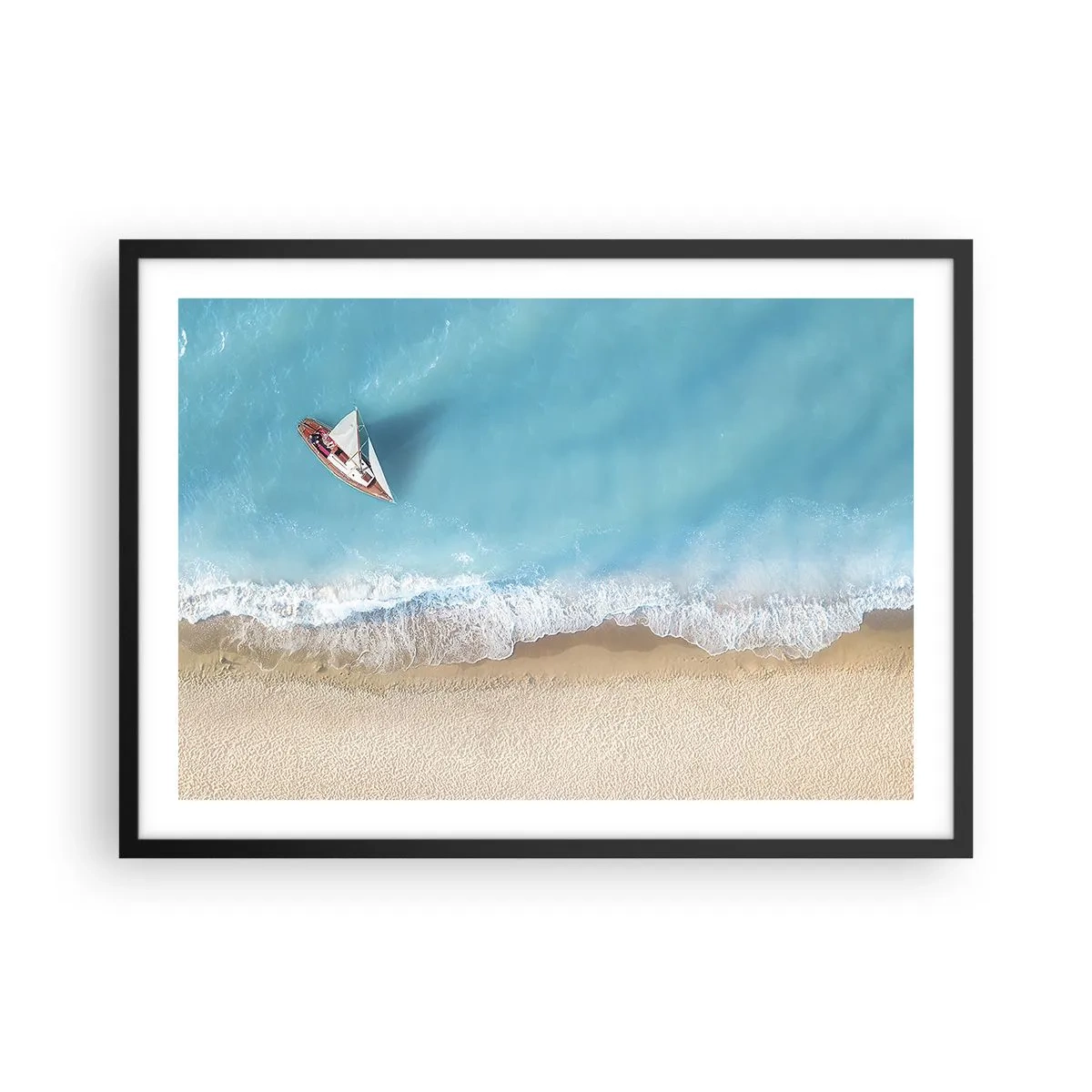 Plakat w czarnej ramie - Łódka przy plaży w widoku z lotu ptaka - 70x50cm - Na granicy błękitu i złota - Nowoczesna dekoracja ścienna do salonu i sypialni ARTTOR