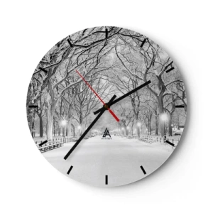 Zegar ścienny - Zimowa aleja drzew w parku oświetlona latarniami - 30x30cm - Cztery pory roku – zima - Nowoczesna dekoracja ścienna do salonu, kuchni i sypialni ARTTOR