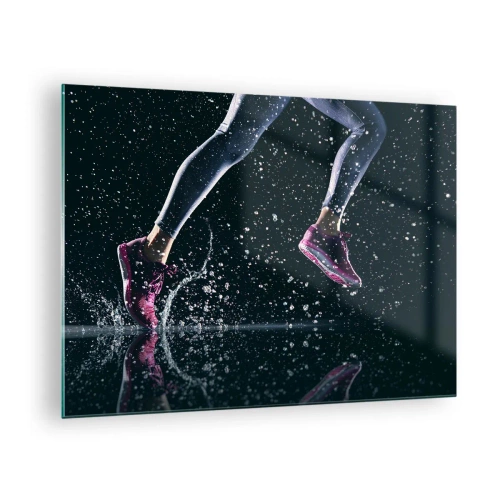 Obraz na szkle - Bieg przez wodę w sportowych butach na ciemnym tle - 70x50cm - Ile sił w nogach - Nowoczesna dekoracja ścienna do salonu i sypialni ARTTOR