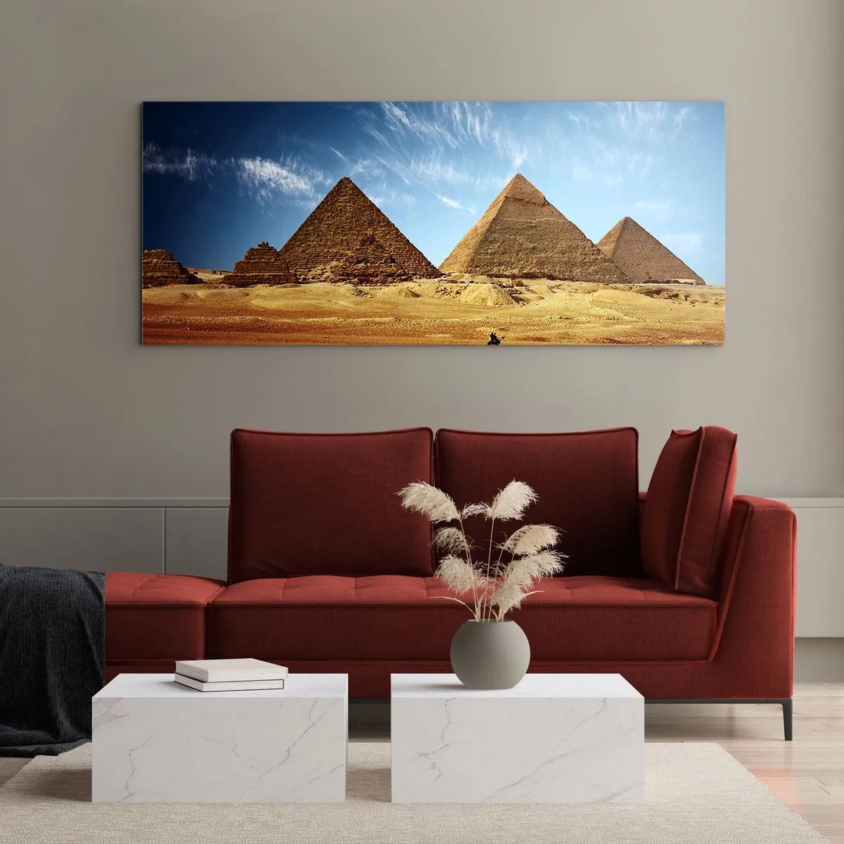 Obraz na szkle - Piramidy w Gizie na tle błękitnego nieba i pustynnego krajobrazu - 120x50cm - 40 wieków patrzy na was - Nowoczesna dekoracja ścienna do salonu i sypialni ARTTOR