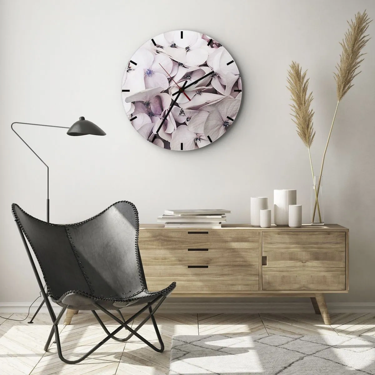 Zegar ścienny - Jasnoróżowe kwiaty hortensji w subtelnej kompozycji - 30x30cm - W powodzi kwiatów - Nowoczesna dekoracja ścienna do salonu, kuchni i sypialni ARTTOR