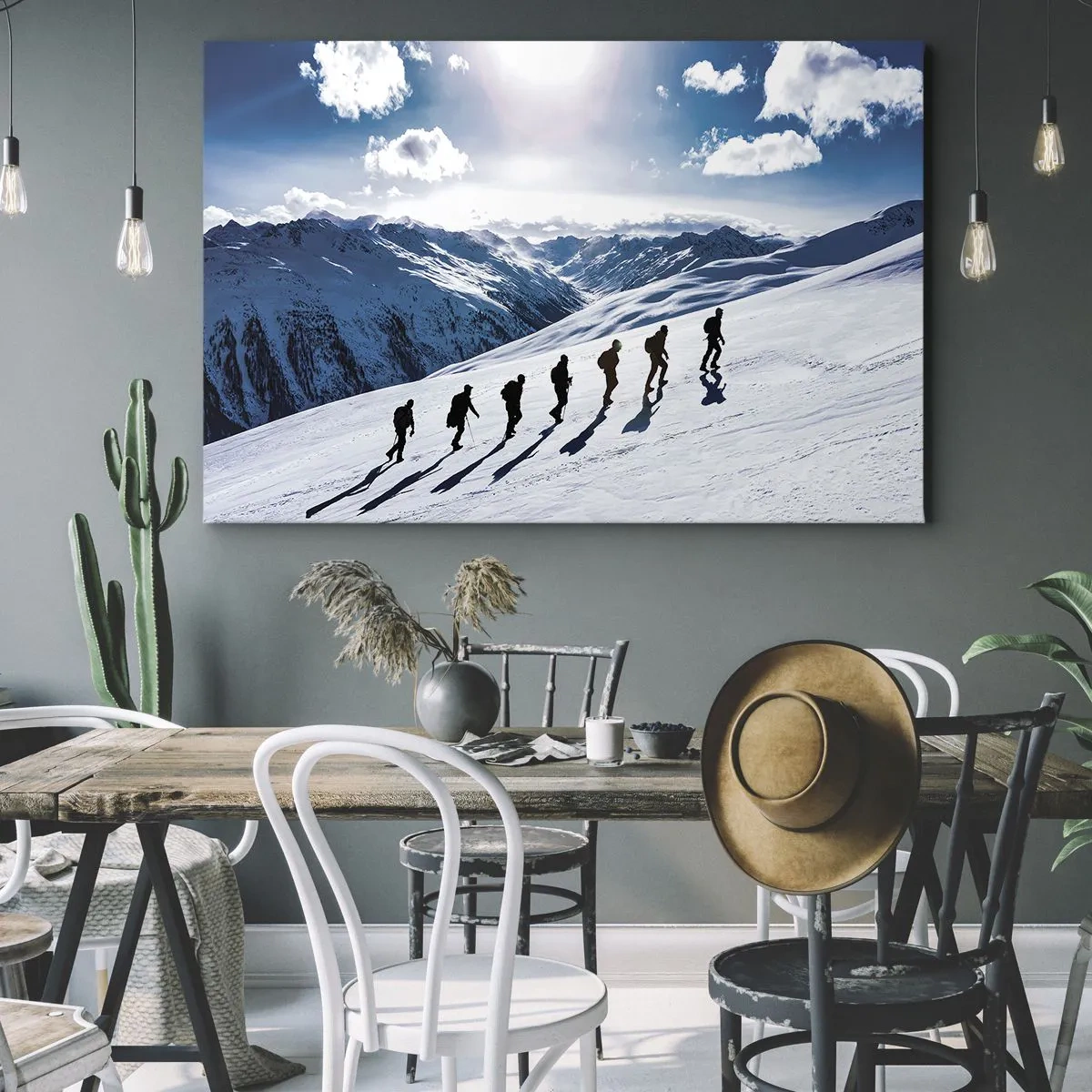 Obraz na płótnie - Grupa alpinistów wędrująca po śnieżnym stoku - 70x50cm - Drużyna zdobywców - Nowoczesna dekoracja ścienna do salonu i sypialni ARTTOR