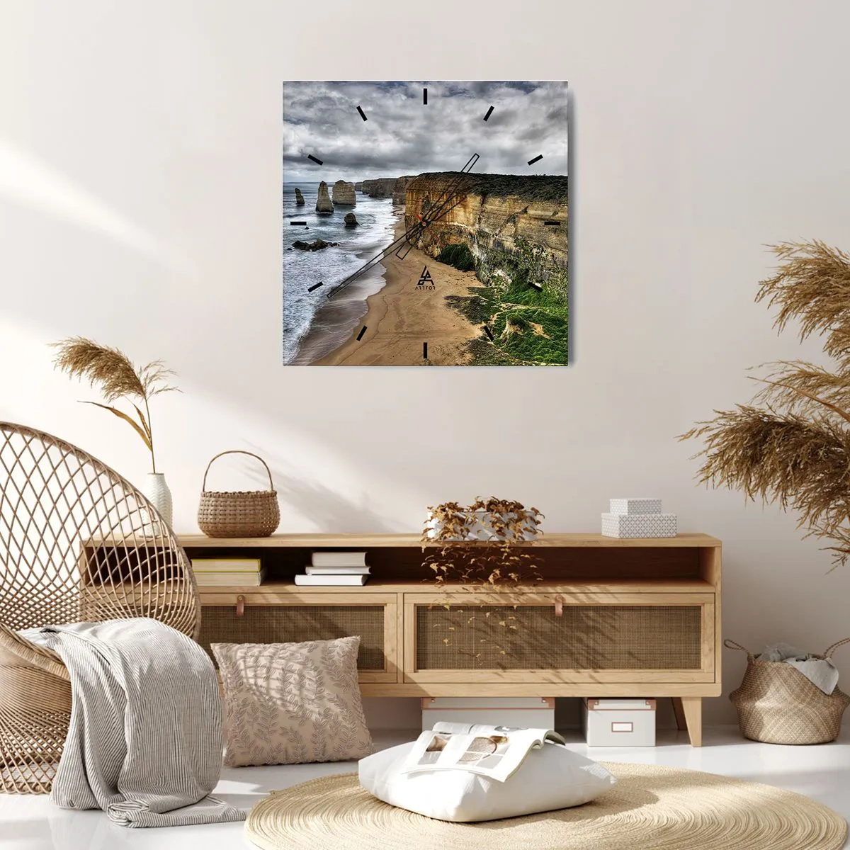 Zegar ścienny - Klifowe wybrzeże z plażą i skalnymi formacjami - 30x30cm - Surowe piękno - Nowoczesna dekoracja ścienna do salonu i sypialni ARTTOR