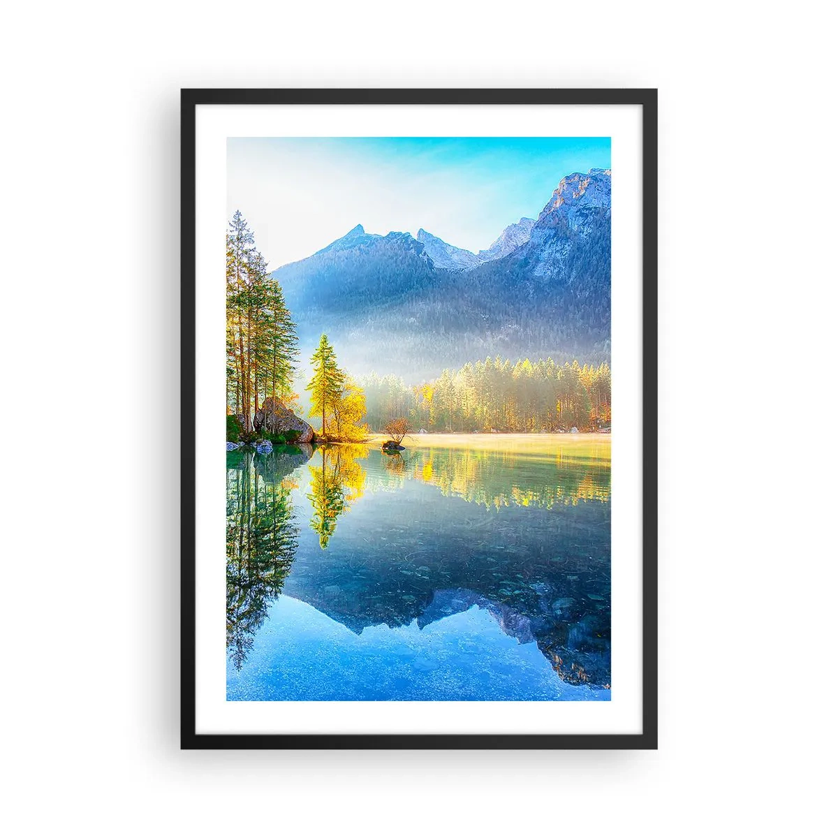 Plakat w czarnej ramie - Górskie jezioro otoczone lasem i szczytami odbijającymi się w wodzie - 50x70cm - Majestat i słodycz - Nowoczesna dekoracja ścienna do salonu i sypialni ARTTOR