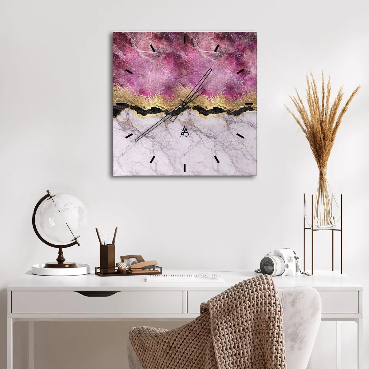 Zegar ścienny - Na granicy - 40x40 cm