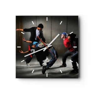 Zegar ścienny - Grupa tancerzy hip-hop w dynamicznej choreografii - 30x30cm - Tańczący z ulicznym wiatrem - Nowoczesna dekoracja ścienna do salonu i sypialni ARTTOR
