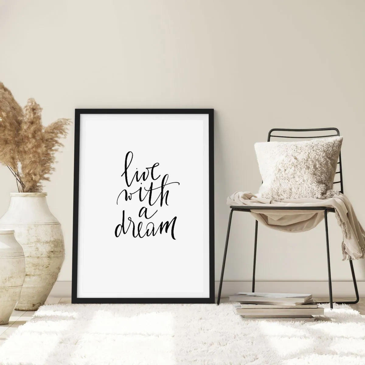 Plakat w czarnej ramie - Minimalistyczny napis Live with a Dream na białym tle - 50x70cm - Of course - Nowoczesna dekoracja ścienna do salonu i sypialni ARTTOR