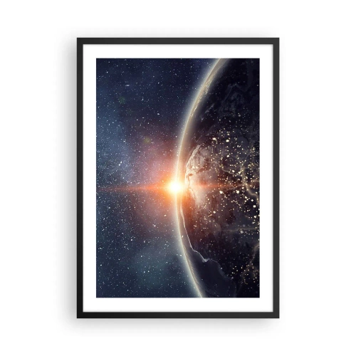 Plakat w czarnej ramie - Ziemia z kosmosu oświetlona wschodzącym słońcem - 50x70cm - W nowej perspektywie - Nowoczesna dekoracja ścienna do salonu i sypialni ARTTOR
