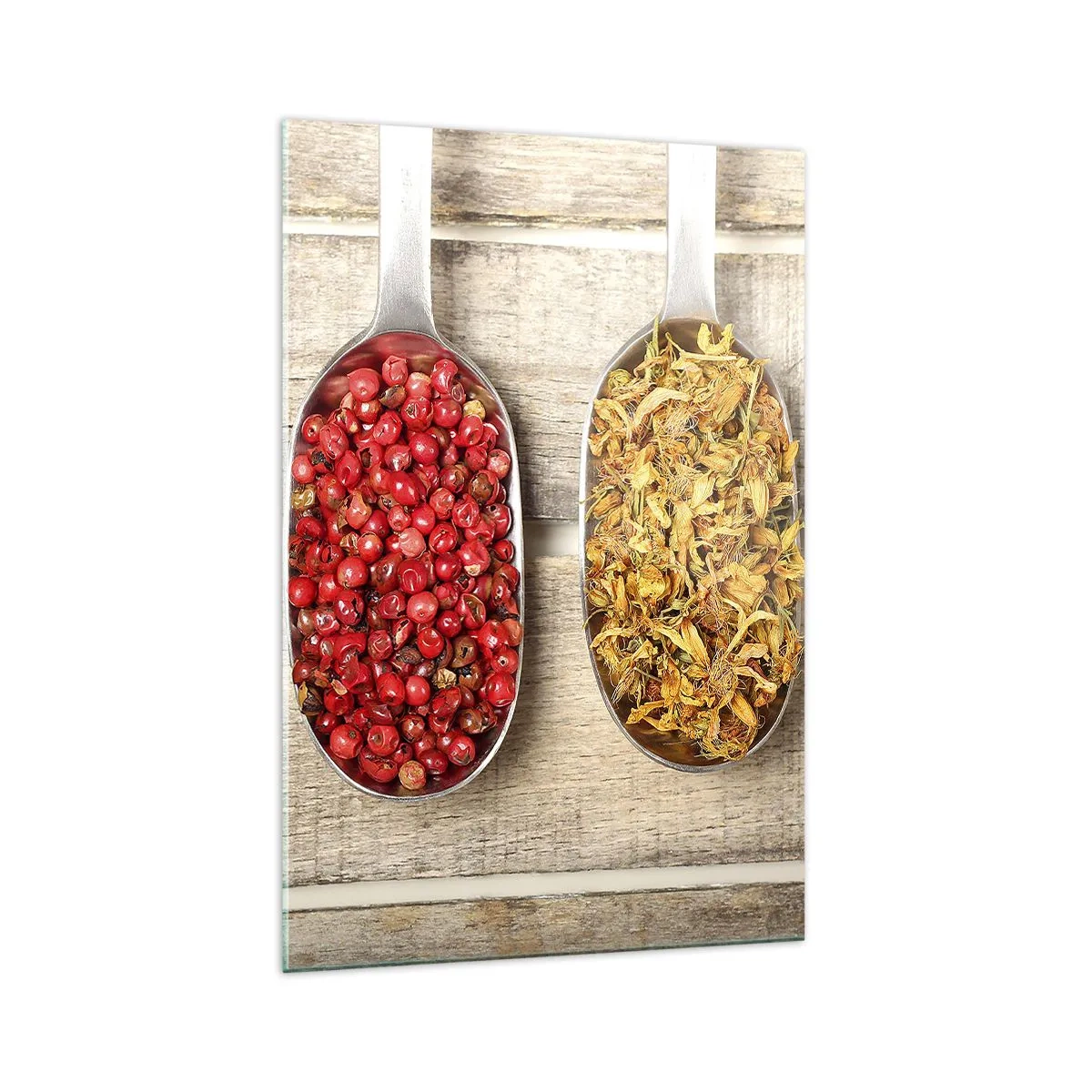 Obraz na szkle - Trzy metalowe łyżki z przyprawami na drewnianym tle - 70x100cm - Kuchenna magia - Nowoczesna dekoracja ścienna do salonu i sypialni ARTTOR