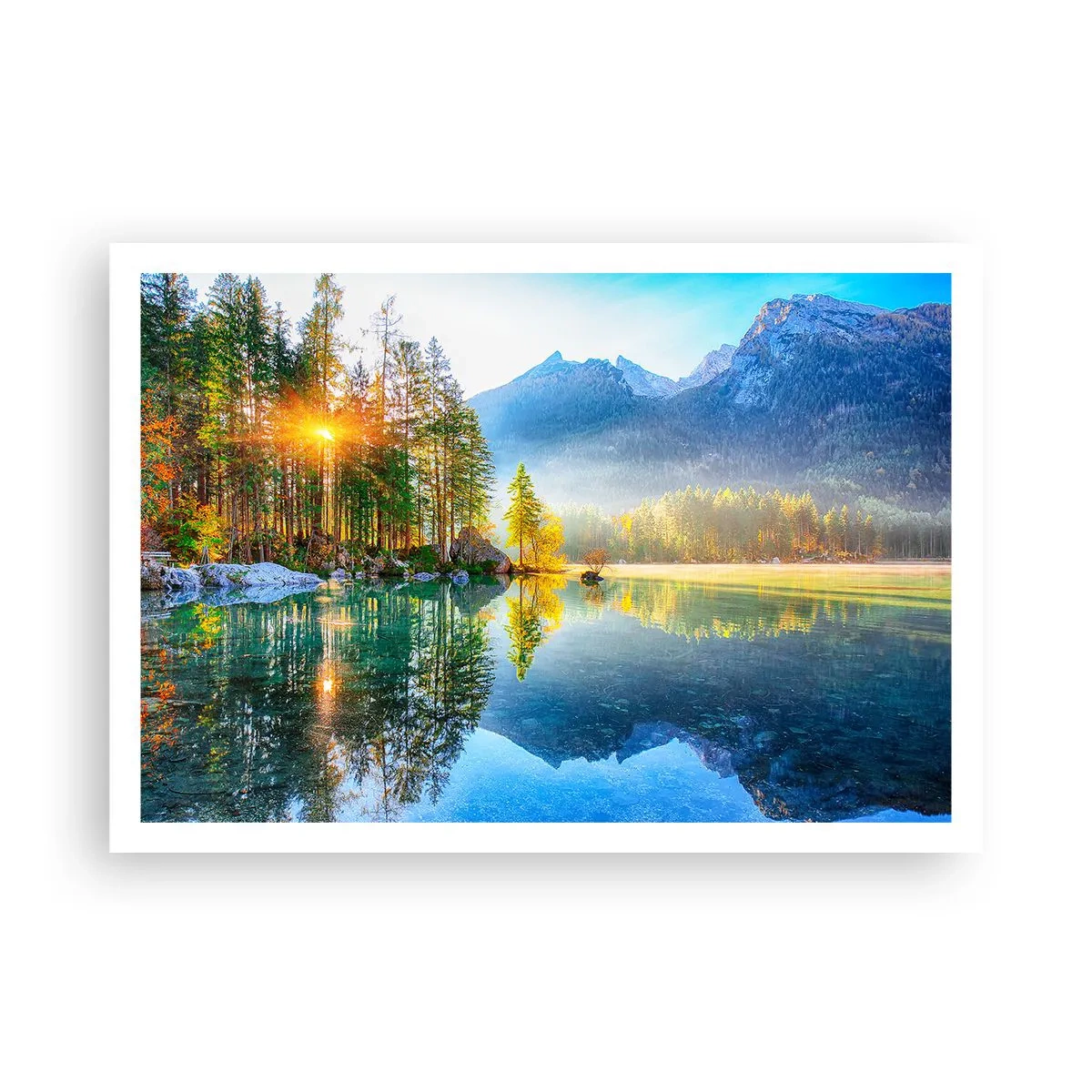 Plakat - Jezioro otoczone górami i lasem w promieniach słońca - 100x70cm - Majestat i słodycz - Nowoczesna dekoracja ścienna do salonu i sypialni ARTTOR