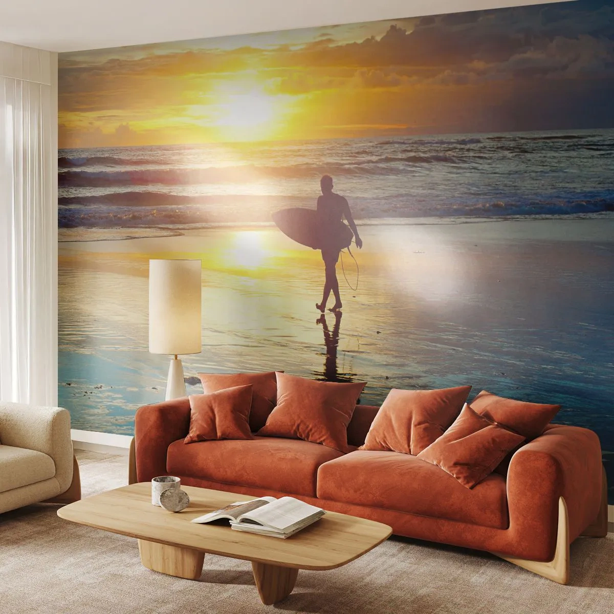 Fototapeta Premium Sand - Surfer na plaży o zachodzie słońca - 100x70cm - Powrót wojownika - Nowoczesna dekoracja ścienna do salonu, kuchni i sypialni ARTTOR