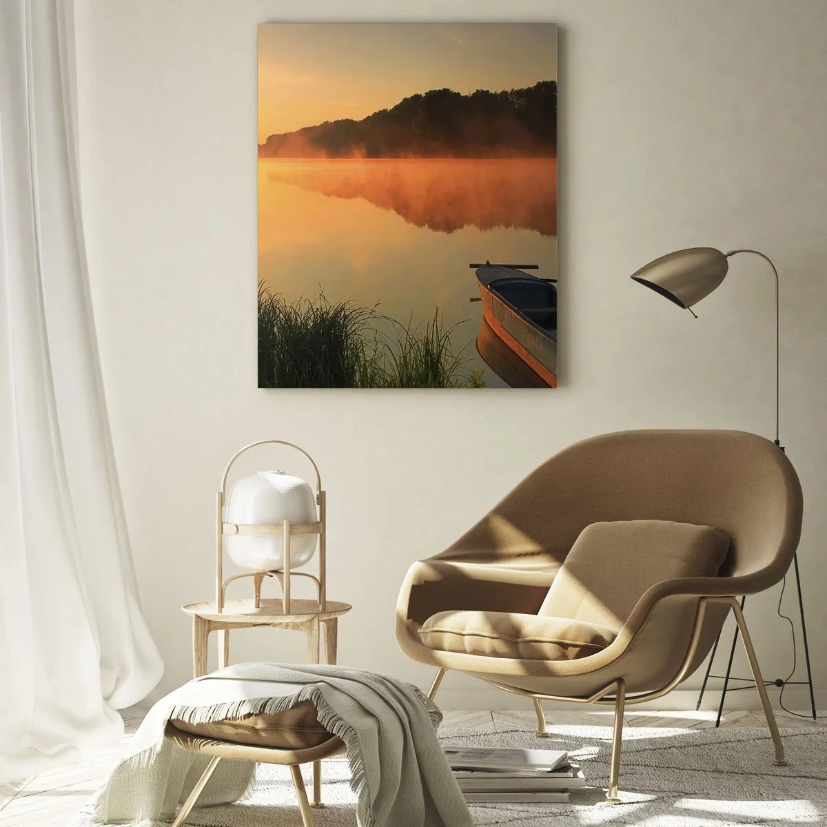 Obraz na szkle - Wschód słońca nad spokojnym jeziorem z łódką przy brzegu - 50x70cm - Wschód słońca nad wodą jak tafla lustra - Nowoczesna dekoracja ścienna do salonu, kuchni i sypialni ARTTOR