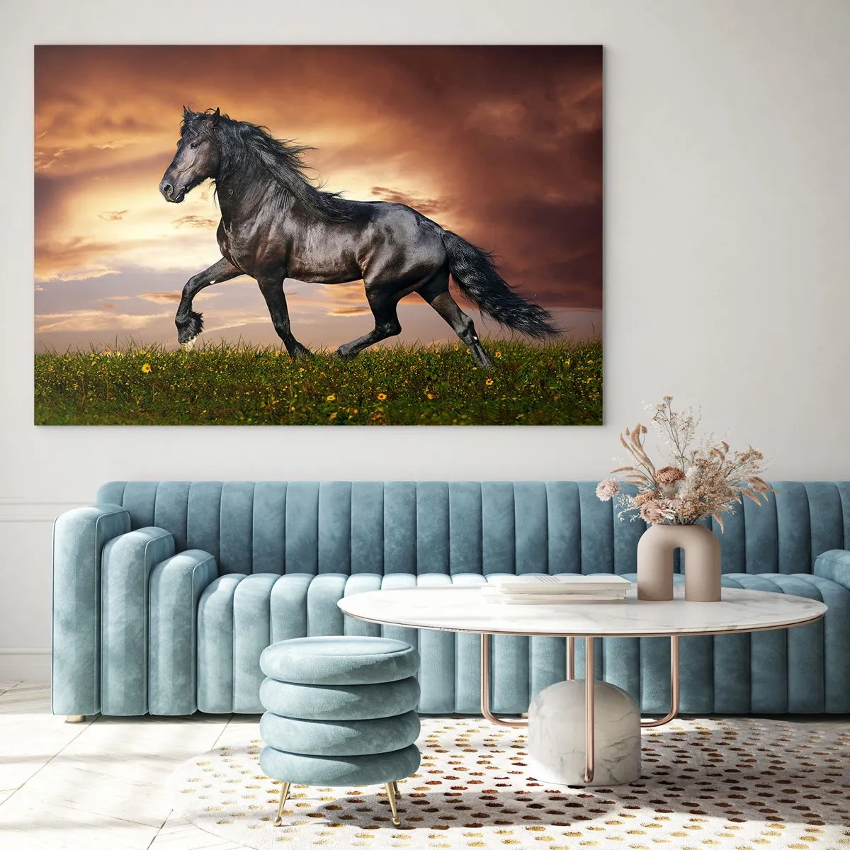 Obraz na szkle - Czarny koń galopujący na tle zachodzącego słońca - 70x50cm - Czarny książę - Nowoczesna dekoracja ścienna do salonu i sypialni ARTTOR