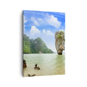 Obraz na płótnie - Skała na wodzie z zielonymi wzgórzami w tle - 50x70cm - Skalne dziwy natury - Nowoczesna dekoracja ścienna do salonu, kuchni i sypialni ARTTOR