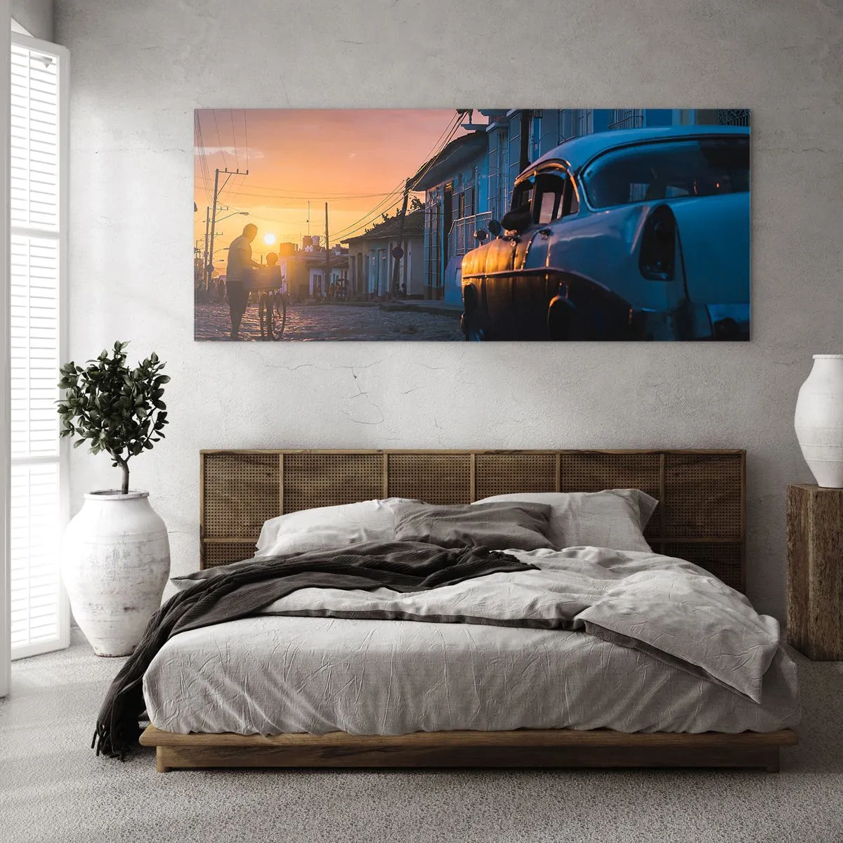 Obraz na szkle - Retro samochód i rower na ulicy w świetle zachodzącego słońca - 160x50cm - Tutaj zwalnia czas - Nowoczesna dekoracja ścienna do salonu i sypialni ARTTOR