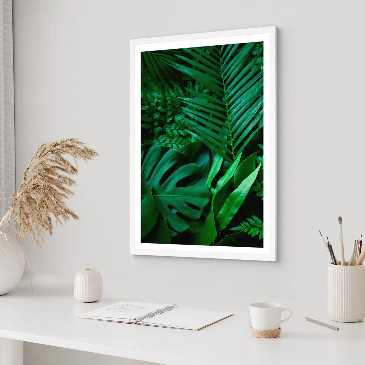 Plakat w białej ramie - Utulone w zieleni - 70x100 cm