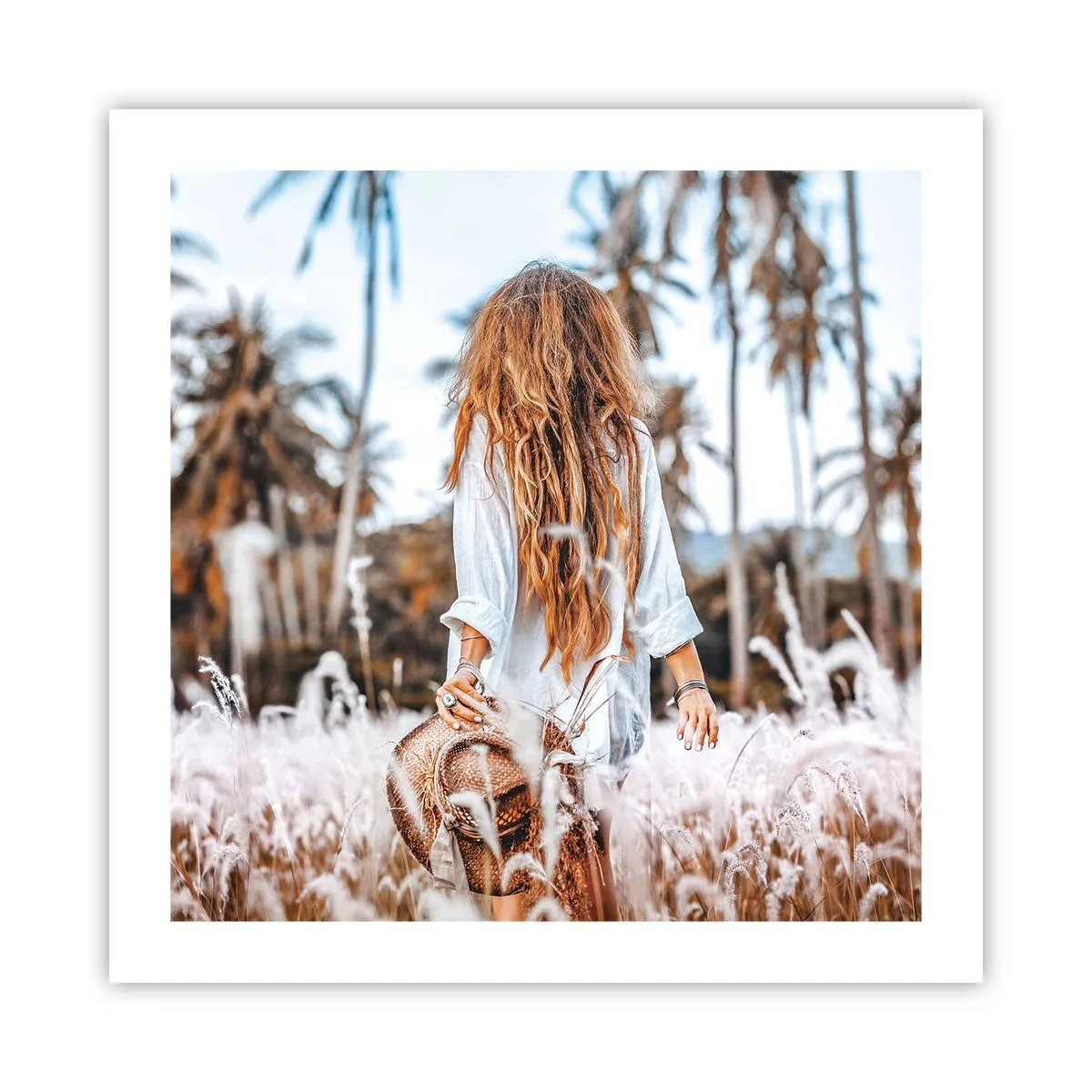 Plakat - Zrodzona z puchu traw - 50x50 cm