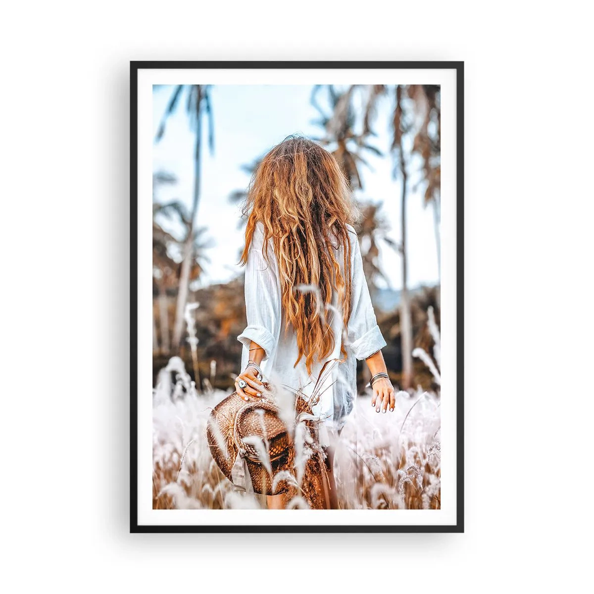 Plakat w czarnej ramie - Zrodzona z puchu traw - 70x100 cm
