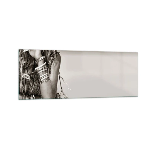 Obraz na szkle - Portret kobiety w stylu boho z biżuterią - 140x50cm - Jak to dziewczyna - Nowoczesna dekoracja ścienna do salonu i sypialni ARTTOR