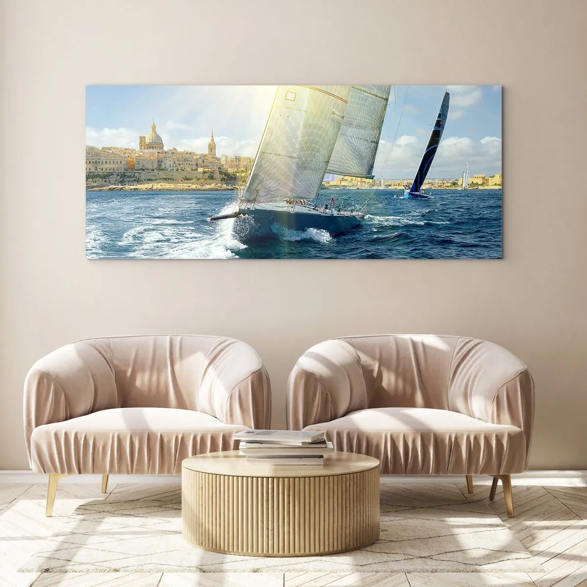 Obraz na szkle - Wyścig jachtów na tle słonecznego wybrzeża - 120x50cm - Pora opuścić miasto - Nowoczesna dekoracja ścienna do salonu i sypialni ARTTOR