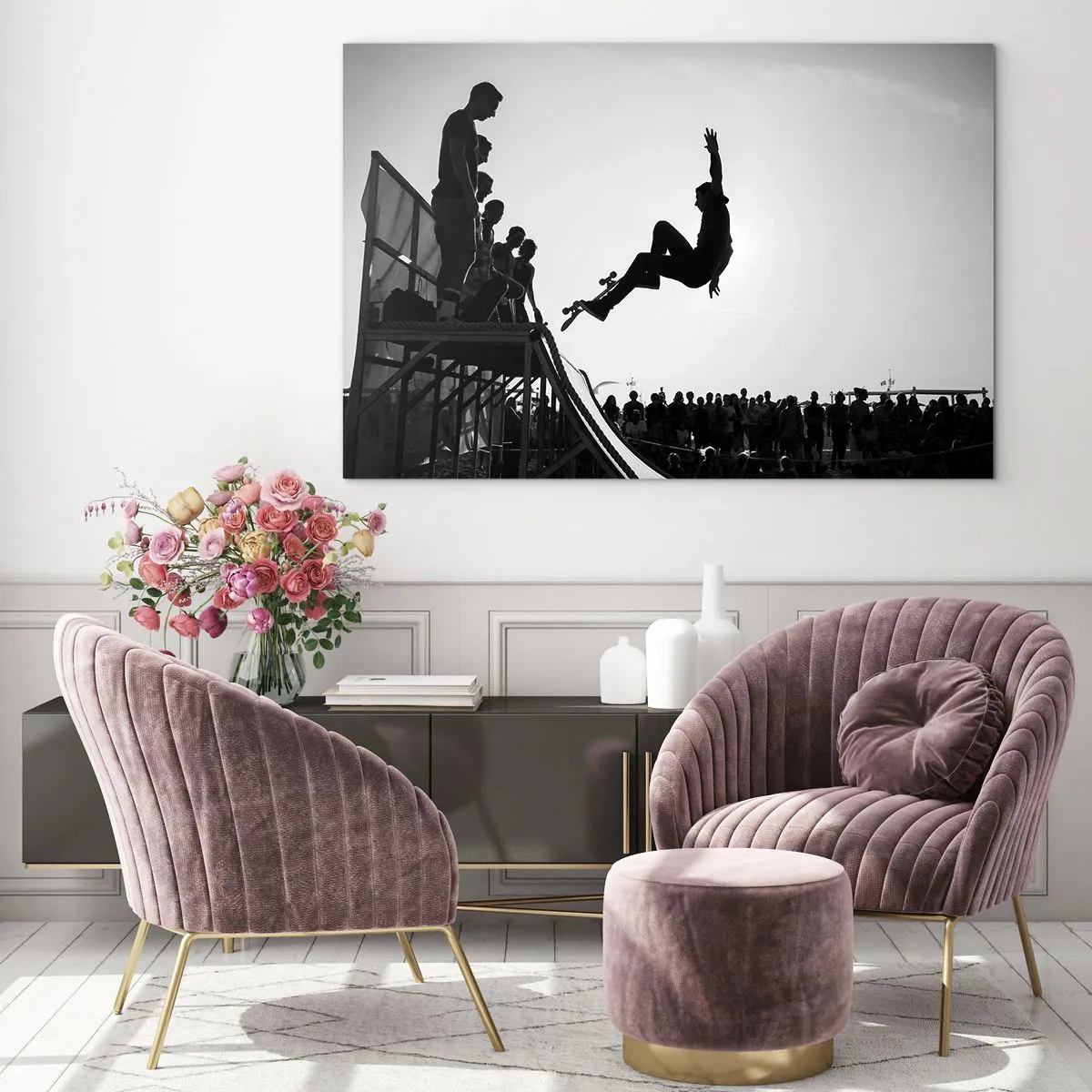 Obraz na szkle - Czarno-biały skater w powietrzu - 70x50cm - Bohaterowie i widzowie - Nowoczesna dekoracja ścienna do salonu i sypialni ARTTOR