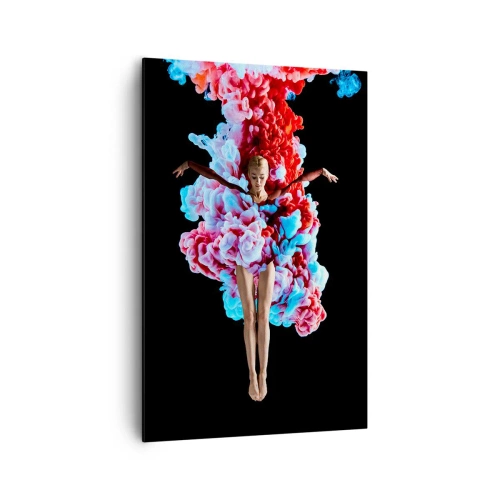 Obraz na płótnie - Tancerka otoczona kolorowym dymem na czarnym tle - 80x120cm - W pełnym rozkwicie - Nowoczesna dekoracja ścienna do salonu i sypialni ARTTOR