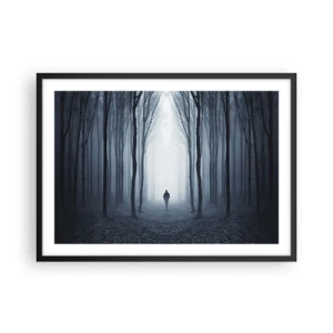 Plakat w czarnej ramie - Postać idąca wśród drzew w zamglonym lesie - 70x50cm - I wszystko proste i jasne - Nowoczesna dekoracja ścienna do salonu i sypialni ARTTOR