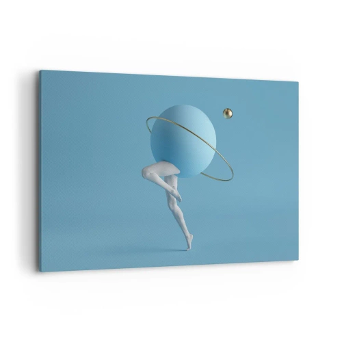 Obraz na płótnie - Niebieska kula z orbitą i ludzkimi nogami na tle nieba - 120x80cm - A planety szaleją - Nowoczesna dekoracja ścienna do salonu, kuchni i sypialni ARTTOR