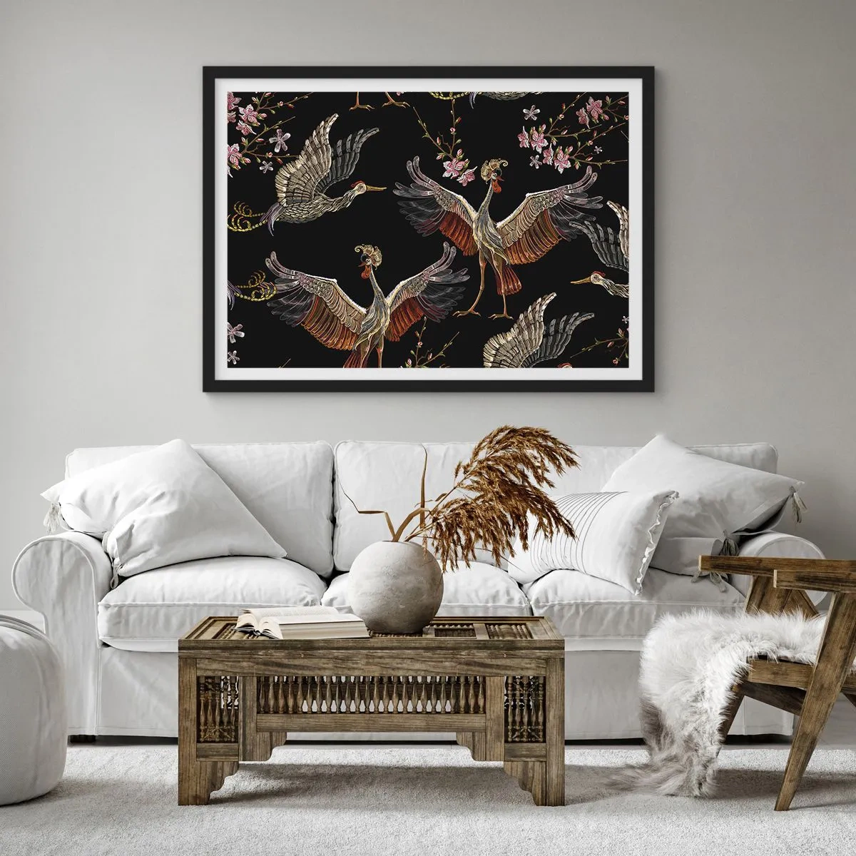 Plakat w czarnej ramie - Stylowe żurawie i kwiaty na czarnym tle - 70x50cm - Baśniowy ptak - Nowoczesna dekoracja ścienna do salonu i sypialni ARTTOR