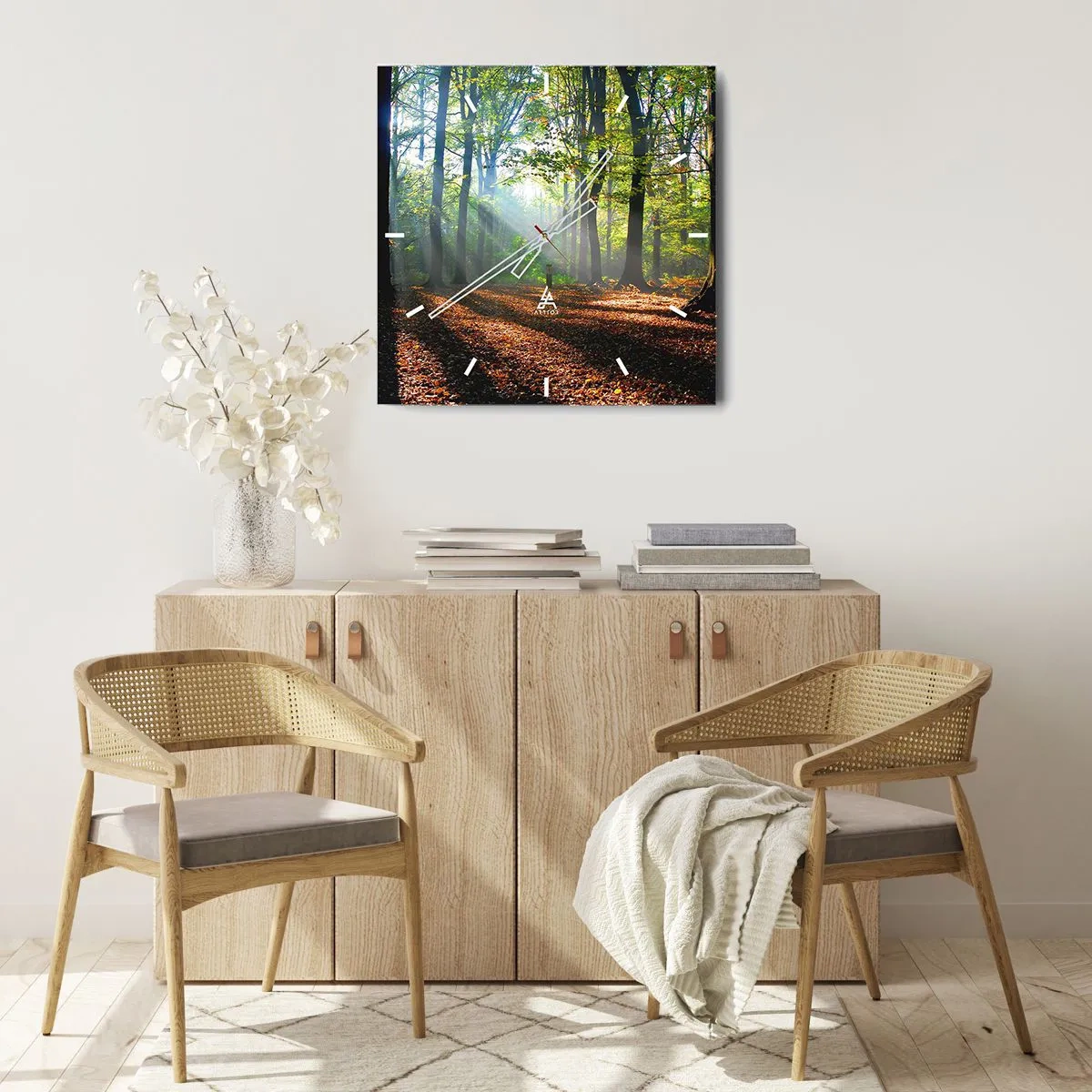 Zegar ścienny - Leśna polana oświetlona promieniami słońca - 30x30cm - Blaski i cienie - Nowoczesna dekoracja ścienna do salonu i sypialni ARTTOR
