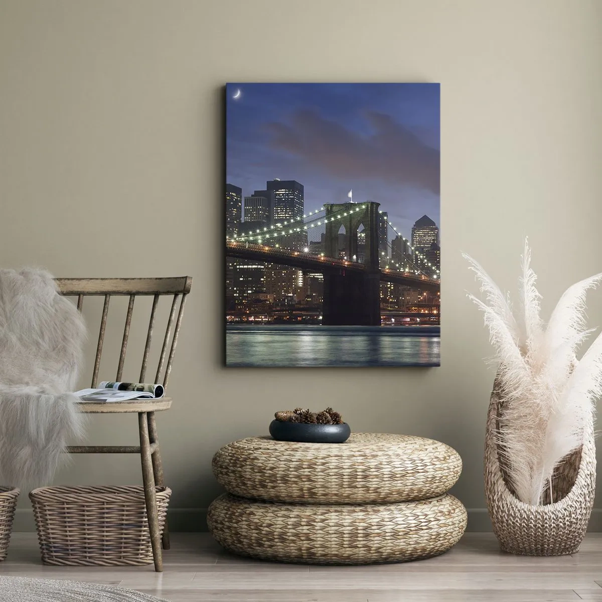 Obraz na płótnie - Brookliński most nocą z oświetlonym miastem w tle - 50x70cm - Rozjarzona noc - Nowoczesna dekoracja ścienna do salonu, kuchni i sypialni ARTTOR