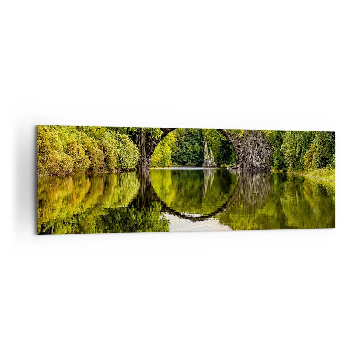 Obraz na płótnie - Kamienny most nad rzeką z perfekcyjnym odbiciem w wodzie - 160x50cm - Na styku dwóch światów - Nowoczesna dekoracja ścienna do salonu i sypialni ARTTOR