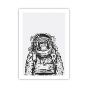 Plakat - Małpa w skafandrze kosmicznym na białym tle - 50x70cm - Alternatywna ewolucja - Nowoczesna dekoracja ścienna do salonu, kuchni i sypialni ARTTOR