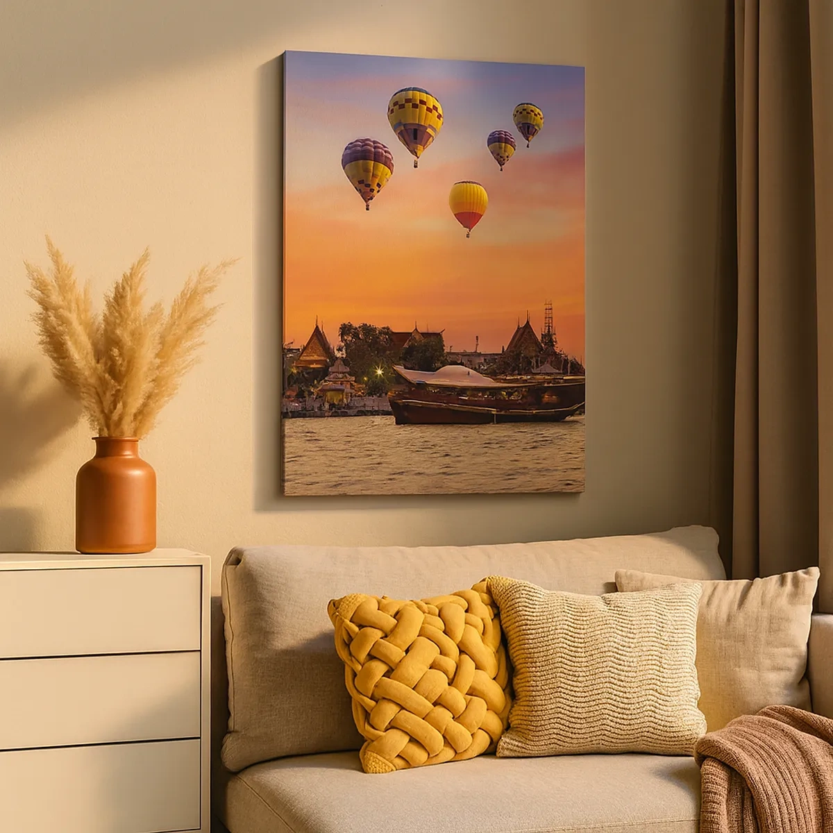 Obraz na płótnie - Balony na tle zachodu słońca i egzotycznych budynków - 50x70cm - Tutaj rodzą się baśnie - Nowoczesna dekoracja ścienna do salonu, kuchni i sypialni ARTTOR