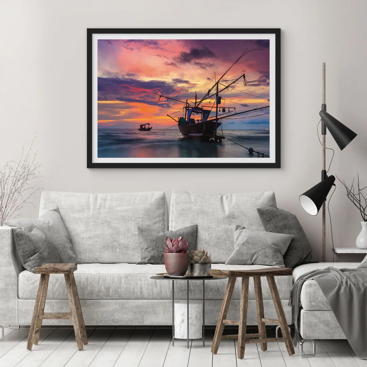 Plakat w czarnej ramie - Łódź rybacka na tle kolorowego zachodu słońca - 100x70cm - Egzotyczny wieczór - Nowoczesna dekoracja ścienna do salonu i sypialni ARTTOR