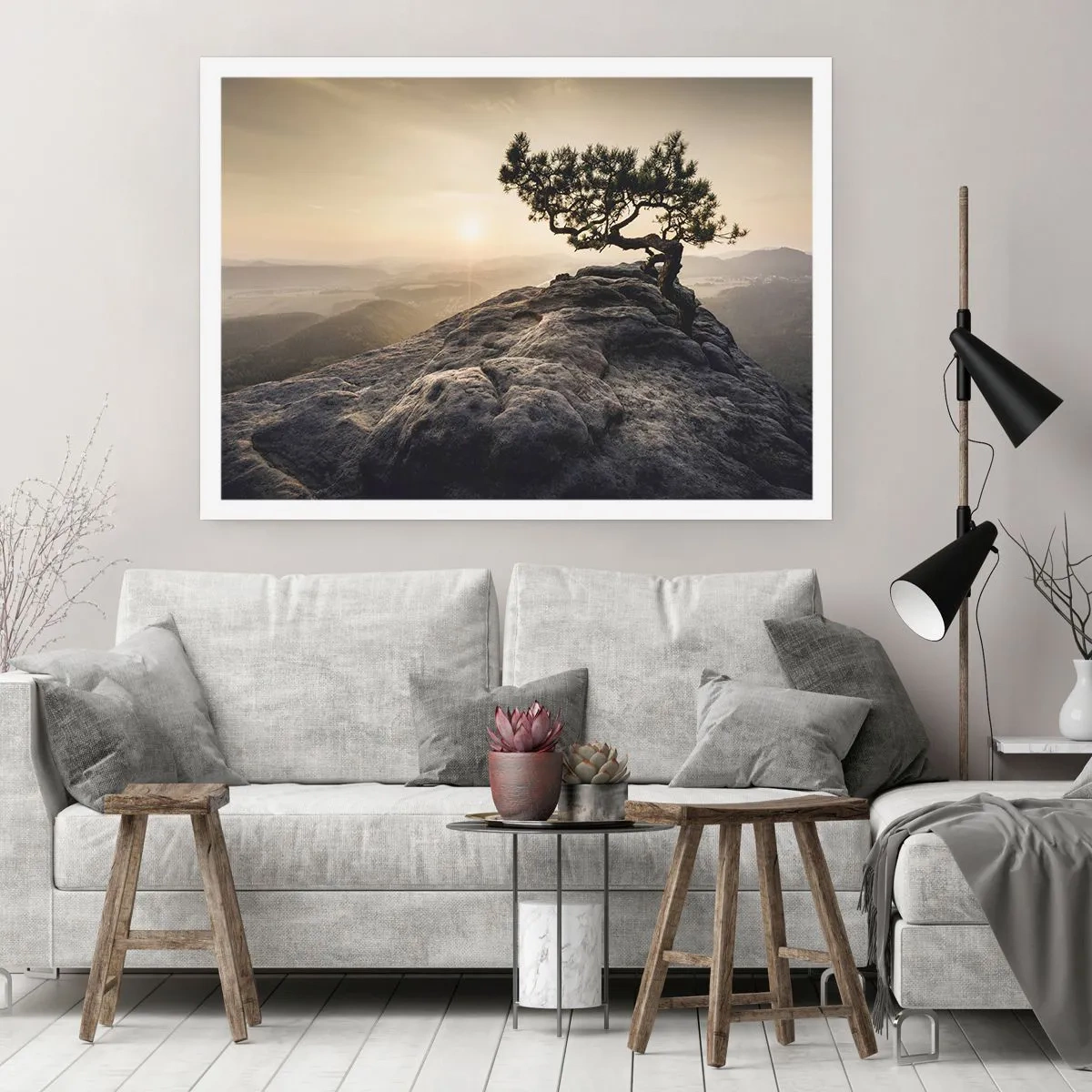 Plakat - Samotne drzewo na skalistym szczycie w blasku słońca - 100x70cm - Życie zawsze zwycięża - Nowoczesna dekoracja ścienna do salonu i sypialni ARTTOR