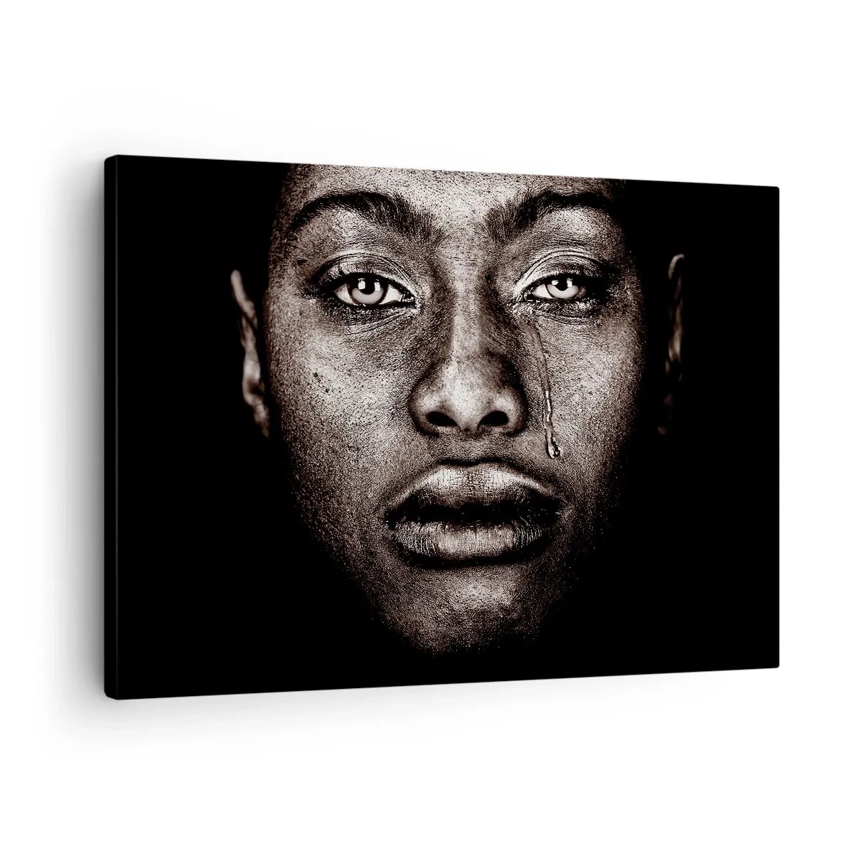 Obraz na płótnie - Portret twarzy z pojedynczą łzą na czarnym tle - 70x50cm - Jedna łza - Nowoczesna dekoracja ścienna do salonu i sypialni ARTTOR