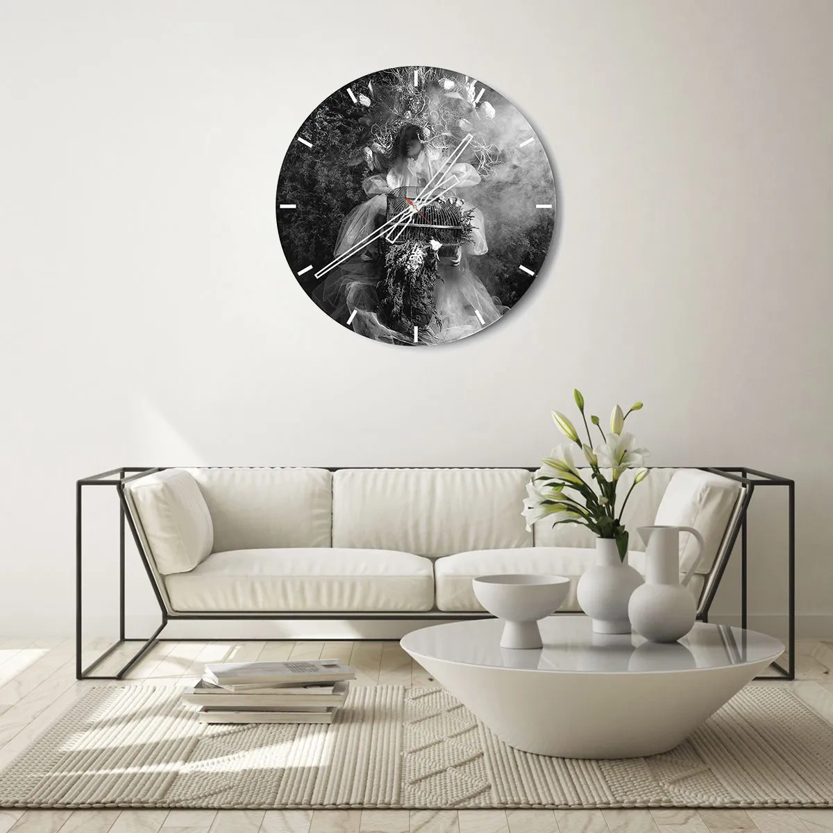 Zegar ścienny - Artystyczna postać z klatką i florystyczną kompozycją w dymie - 30x30cm - Sama Matka – Natura - Nowoczesna dekoracja ścienna do salonu, kuchni i sypialni ARTTOR