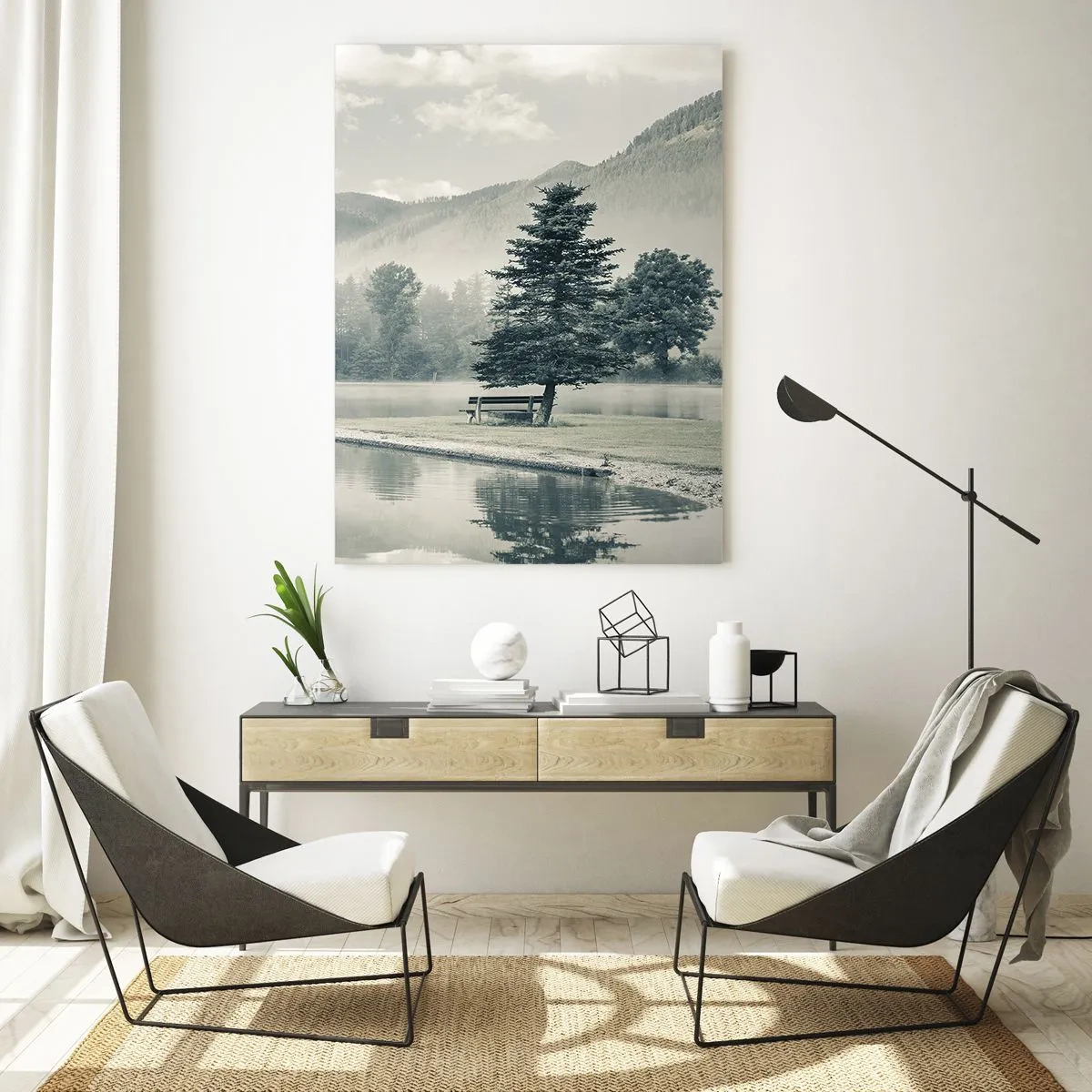 Obraz na szkle - Spokojne jezioro o poranku z ławką i mgłą nad wodą - 50x70cm - Jezioro jeszcze śpi - Nowoczesna dekoracja ścienna do salonu, kuchni i sypialni ARTTOR