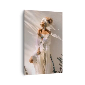 Obraz na płótnie - Kobieta w stylizacji boho oświetlona promieniami słońca - 80x120cm - Słońce i dziewczyna - Nowoczesna dekoracja ścienna do salonu i sypialni ARTTOR