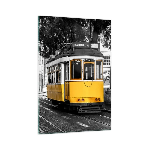 Obraz na szkle - Żółty tramwaj na tle czarno-białej uliczki - 70x100cm - I fado w tle - Nowoczesna dekoracja ścienna do salonu i sypialni ARTTOR