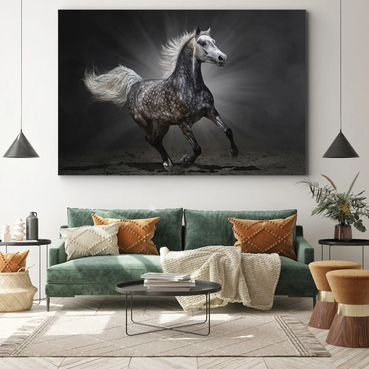 Obraz na płótnie - Szare jest piękne - Biały koń w galopie na ciemnym tle - 70x50cm