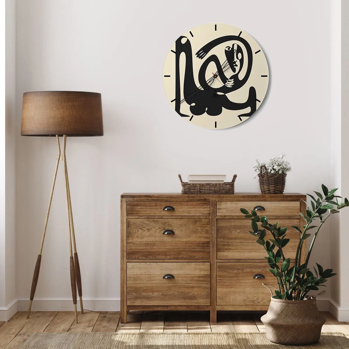 Zegar ścienny - Czarna postać w stylu abstrakcyjnym na kremowym tle - 30x30cm - Prawie Picasso - Nowoczesna dekoracja ścienna do salonu, kuchni i sypialni ARTTOR