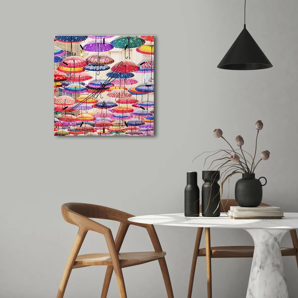 Zegar ścienny - Kolorowe parasole zawieszone w powietrzu - 30x30cm - Miejska łąka - Nowoczesna dekoracja ścienna do salonu i sypialni ARTTOR