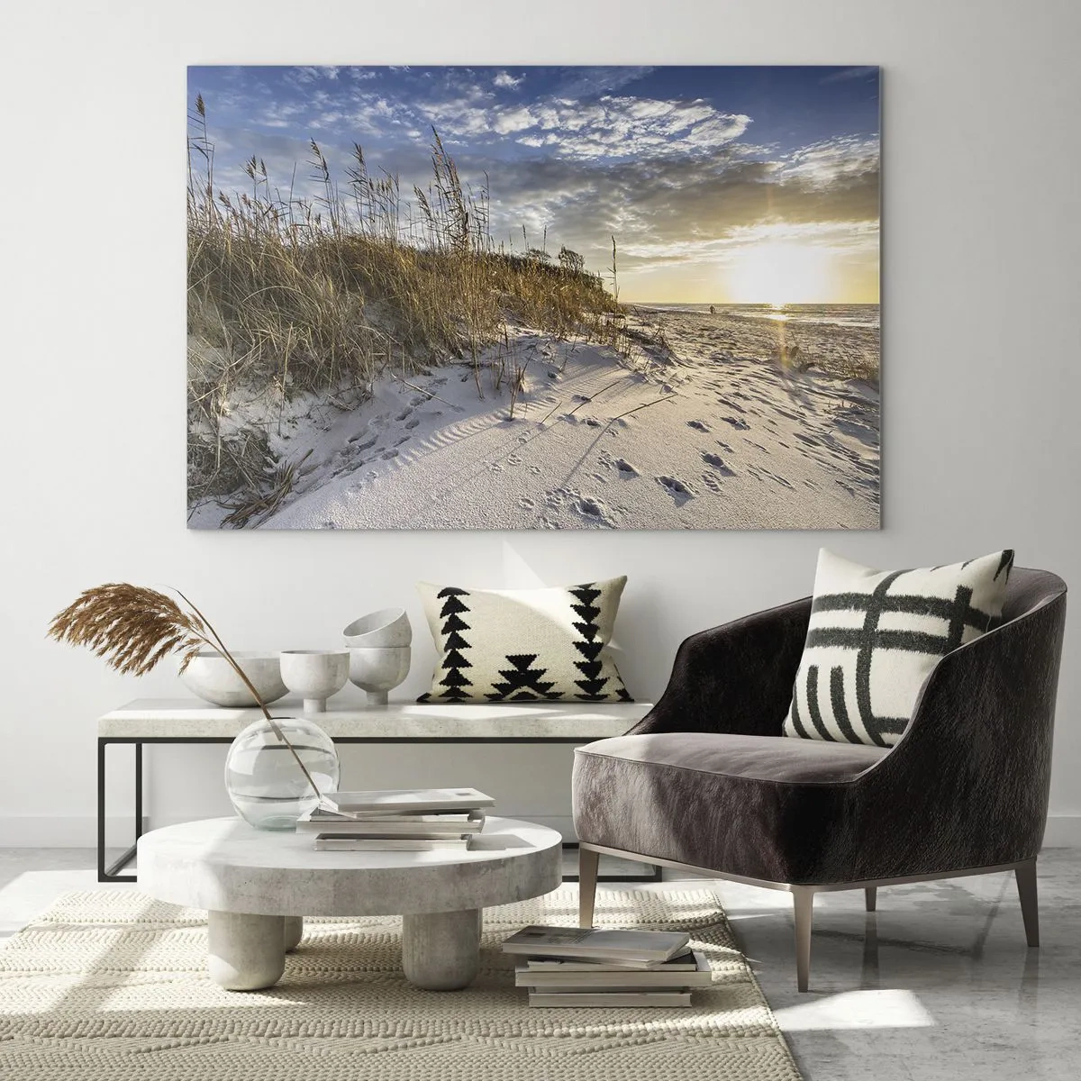 Obraz na szkle - Piaszczysta plaża o zachodzie słońca z trawami przy wydmie - 70x50cm - Zaproszenie na spacer - Nowoczesna dekoracja ścienna do salonu i sypialni ARTTOR