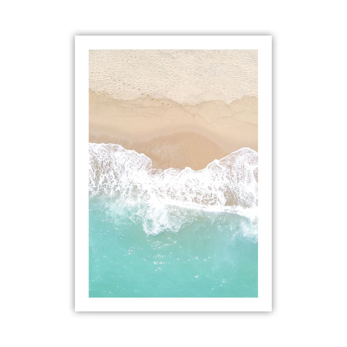 Plakat - Plaża z widokiem na morskie fale i złoty piasek - 50x70cm - Pieszczotliwy dotyk - Nowoczesna dekoracja ścienna do salonu, kuchni i sypialni ARTTOR