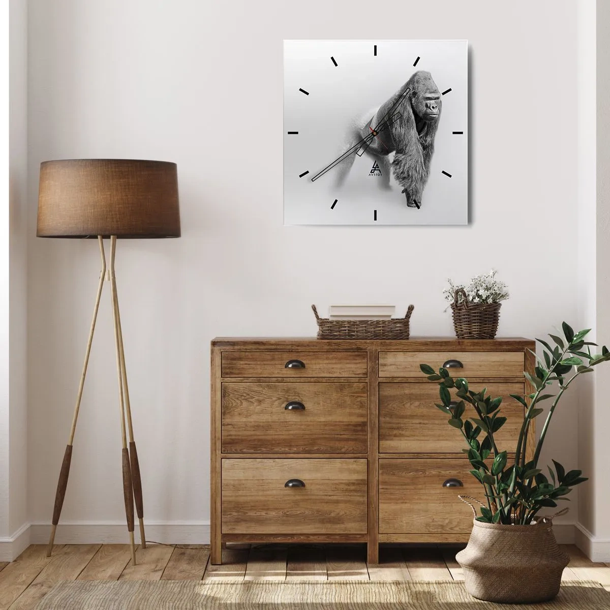 Zegar ścienny - Goryl w monochromatycznej tonacji na białym tle - 30x30cm - Pewny swej siły - Nowoczesna dekoracja ścienna do salonu i sypialni ARTTOR
