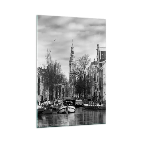 Obraz na szkle - Czarno-biała panorama Amsterdamu z kanałem i zabytkowymi budynkami - 80x120cm - Amsterdamskie klimaty - Nowoczesna dekoracja ścienna do salonu i sypialni ARTTOR