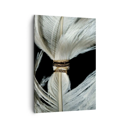 Obraz na płótnie - Białe pióra związane złotymi pierścieniami na czarnym tle - 50x70cm - ...i nie opuszczę Cię… - Nowoczesna dekoracja ścienna do salonu, kuchni i sypialni ARTTOR